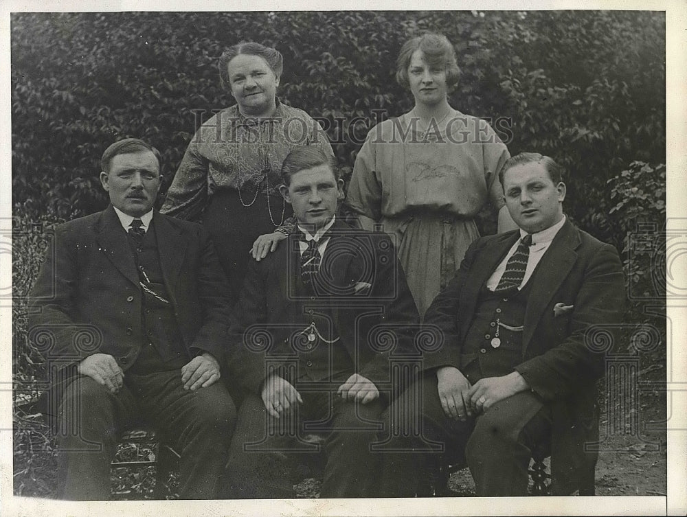 1929 Welsh immigrant Jones family invite Ramsay MacDonald visit - Historic Images