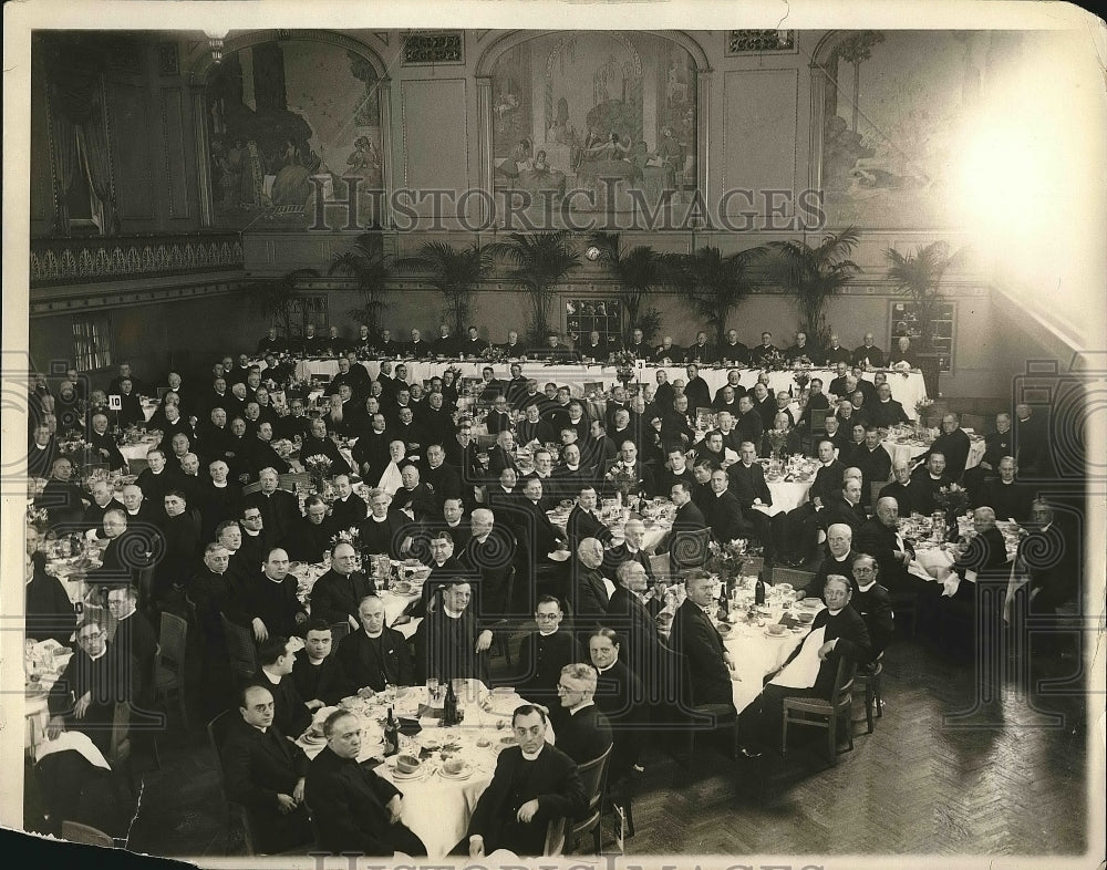 1929 Priest Michael Lavelle Honored by King Victor Emmanuel - Historic Images