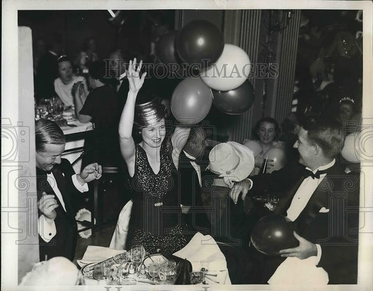 1934 Savoy Plaza Hotel New Years Celebration  - Historic Images