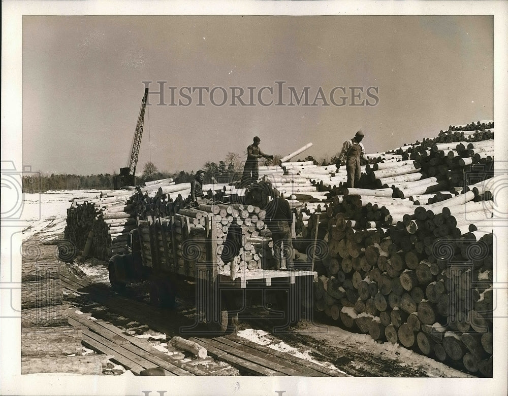 1940 Equipment At Southern Forest Pine Tree Processing Plant - Historic Images
