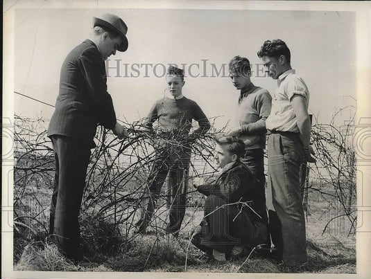 1943 John Rosenberg Wally Jung Paul Rietveld Farmers Joe Combs - Historic Images