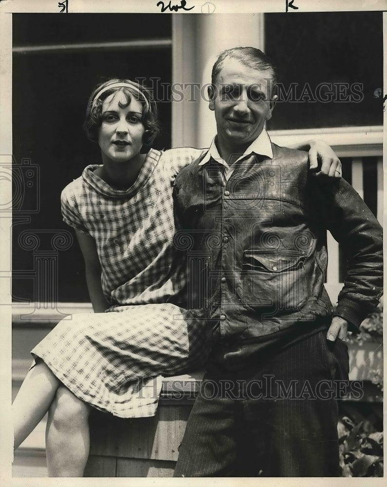 1927 Mr & Mrs John Grodder  - Historic Images