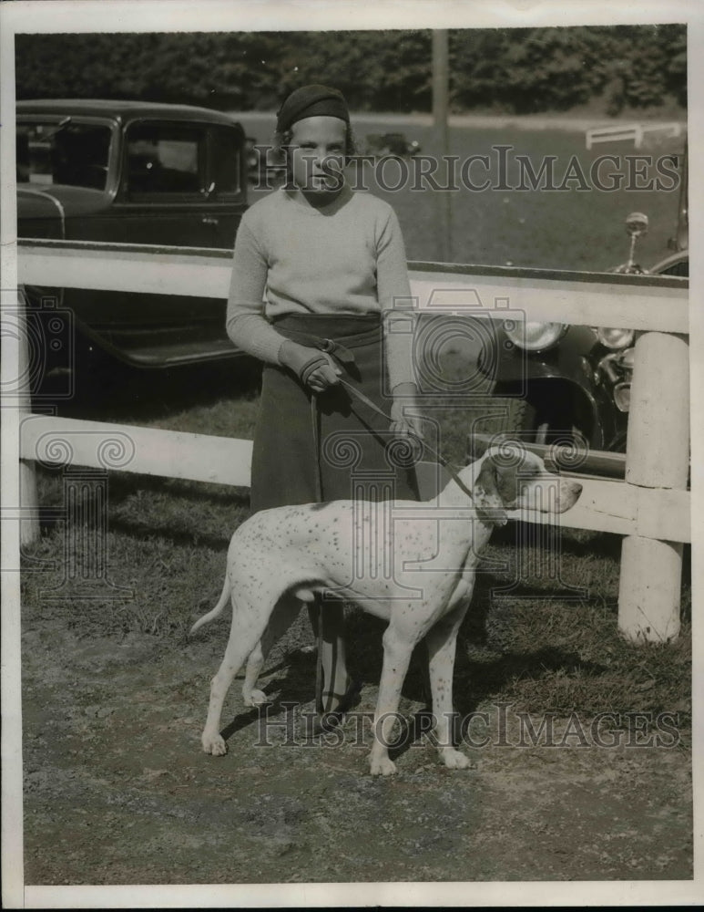 1932 Press Photo Cynthia Fagian &amp; her dog at Tuxedo Kennel Club show - nea65032 - Historic Images