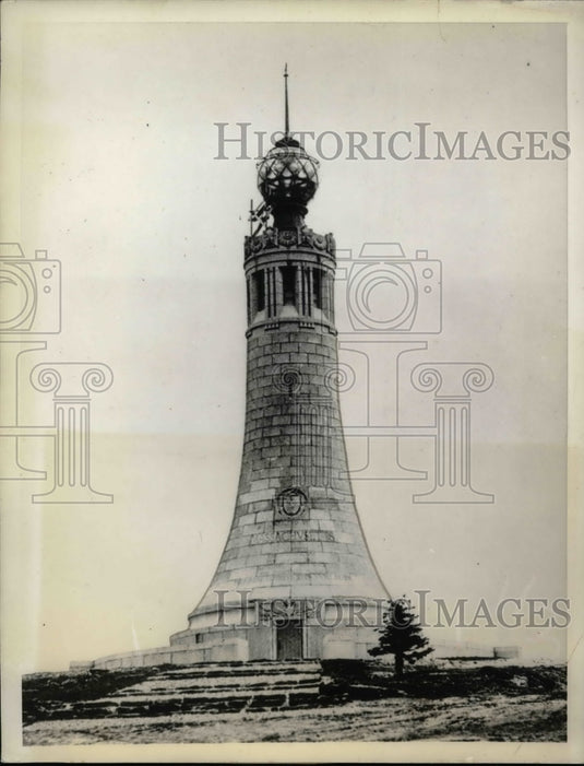 1932 Press Photo New floodlights for Boston, Mass. harbor - nea65110 - Historic Images