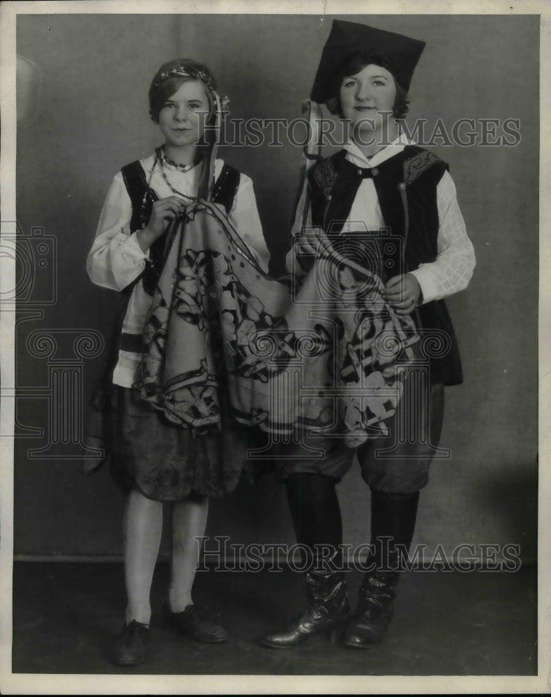 1929 Press Photo Polish women, Josephine &amp; Helen Skowronski - nea65168 - Historic Images