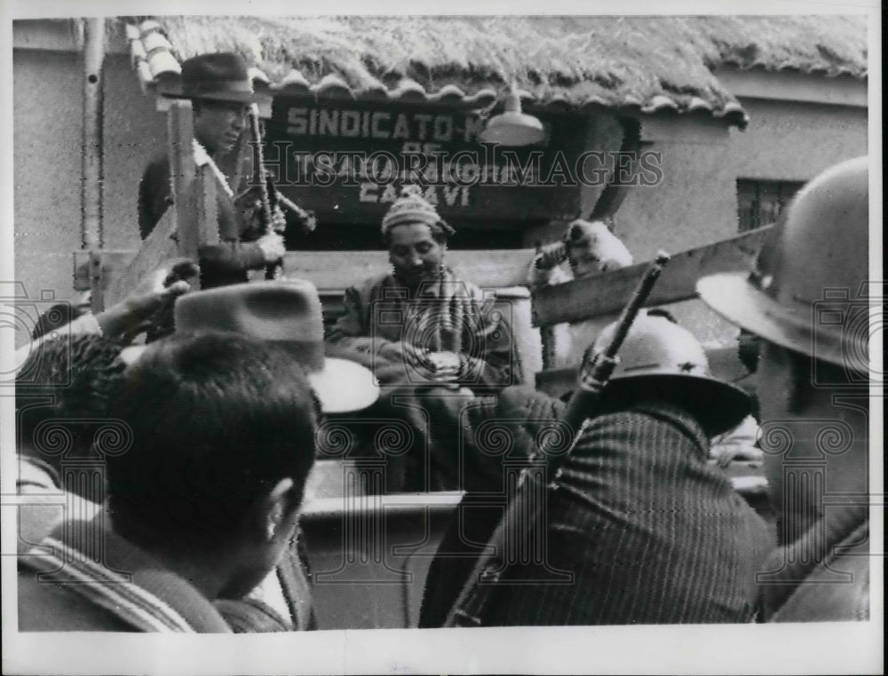 1963 Press Photo Catavi Bolivia American Communist Victor Pac Estensoro - Historic Images
