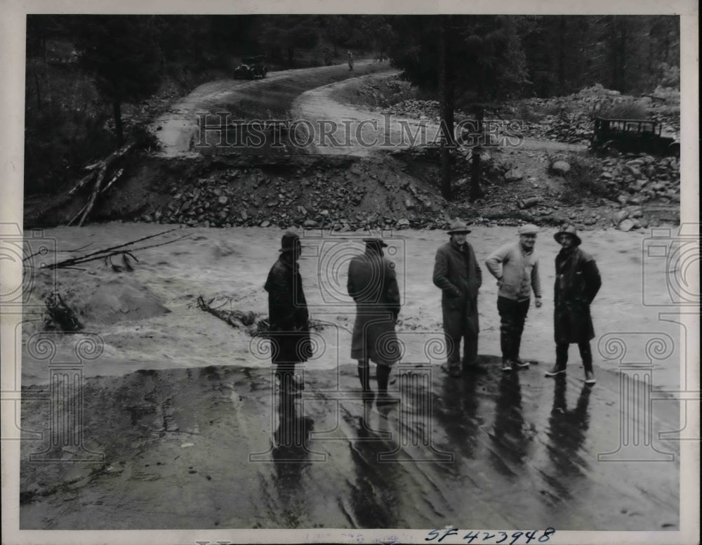 1937 Press Photo Flood waters carve up highway in Northern California - Historic Images