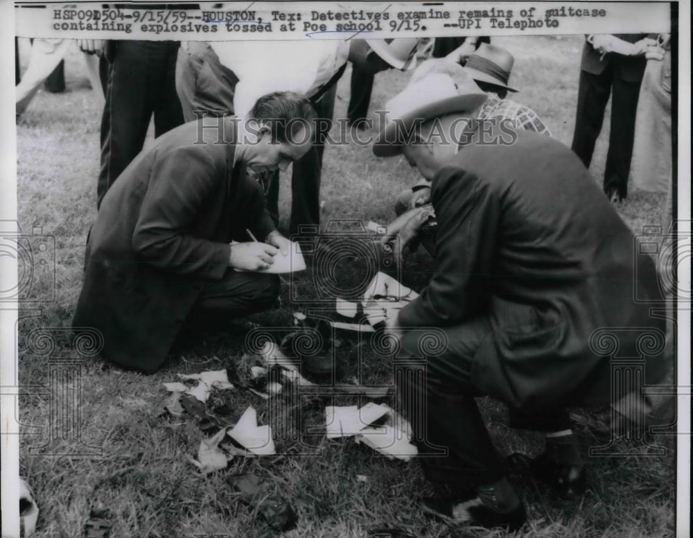 1959 Houston Texas Detectives Suitcase Explosives Investigation - Historic Images