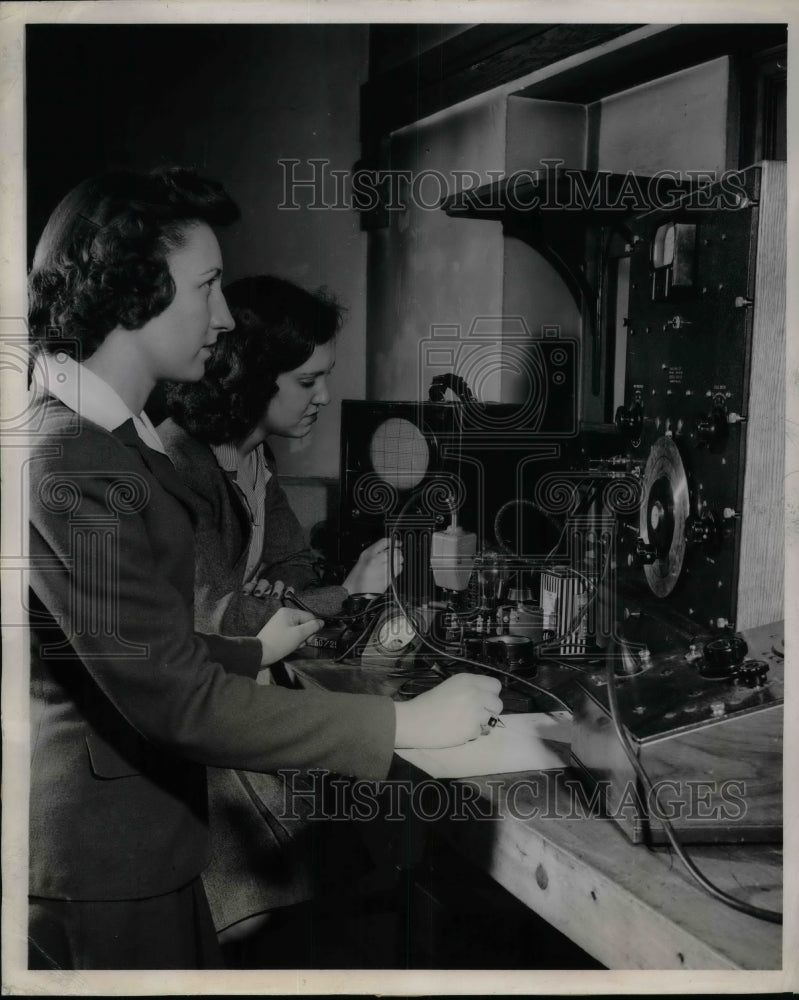 1944 Evelyn Work, Betty Haynes, Carnegie Institute of Technology - Historic Images