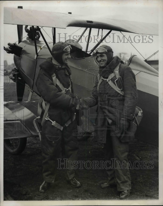 1931 Press Photo Father George H. Woodley Gets Transport License, Oren Harwood - Historic Images