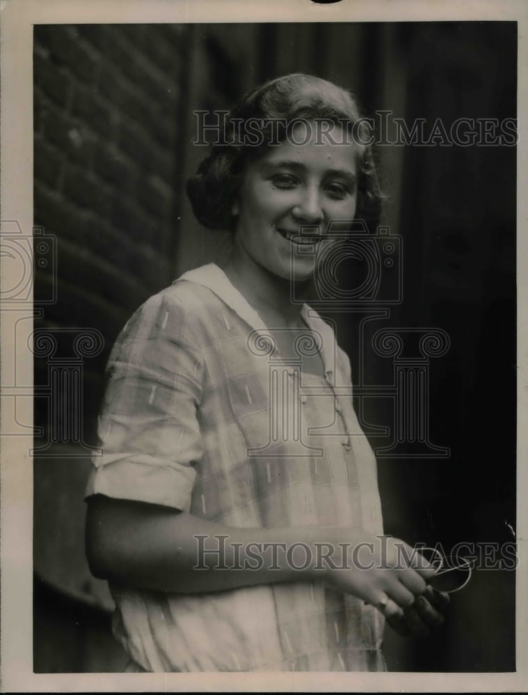 1922 Press Photo Margaret Wisler, Blind Since Car Crash, Ten Years Later Sees-Historic Images