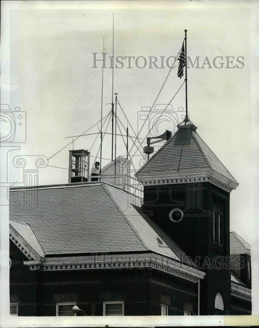1970 Press Photo Phone Booth atop the Lincoln's Municipal Building in Illinois. - Historic Images