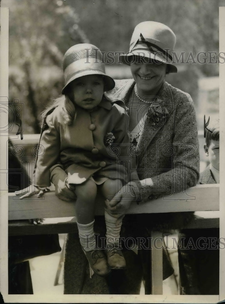 1928 Paulina Longworth with Mrs.Medidd Mc Cormick of Illinois. - Historic Images