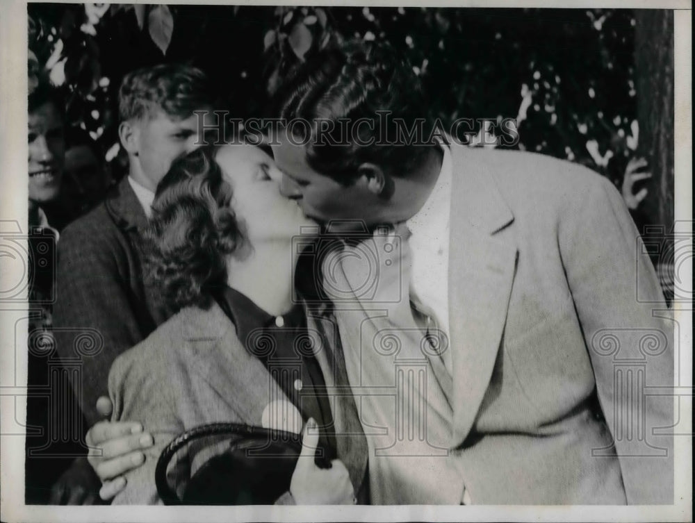 1937 Ralph Guldahl after winning the National open Gold Championship - Historic Images