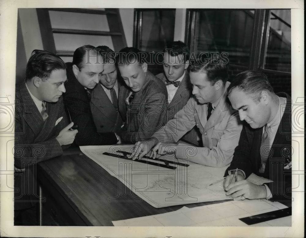 1942 Ensign Harold Gallard instruct student of Seaman Church Inst. - Historic Images