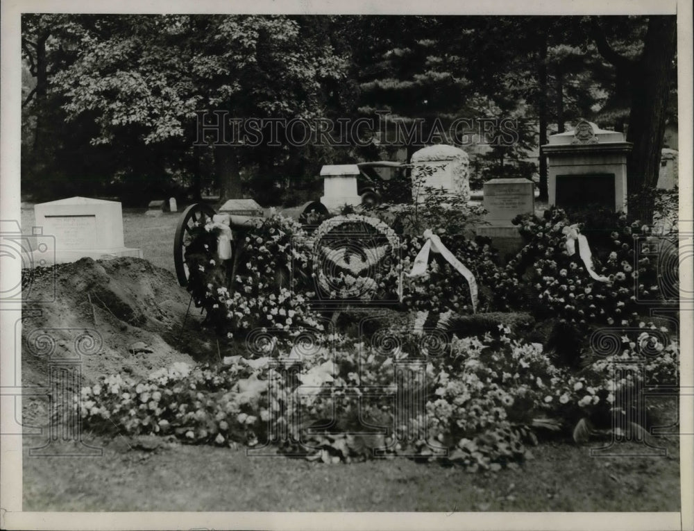 1926 Grave of Cmdr Jmo Rodgers at Arlington Cemetery  - Historic Images