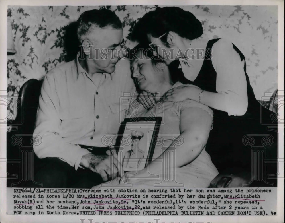 1953 Mr & Mrs Jankovits & daughter, son is released from Korea POWs - Historic Images