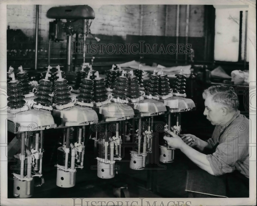 1948 GR Circuit Reclosers at Westinghouse Electric Corporation - Historic Images