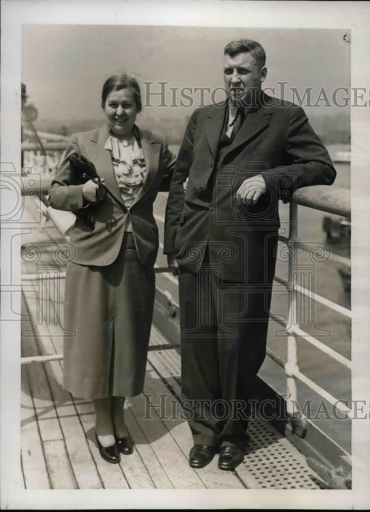 1938 Press Photo Dr A Remington Kellogg Of Smithsonian &amp; Wife - nea65998 - Historic Images