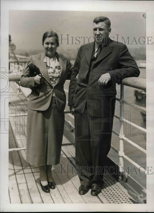 1938 Press Photo Dr A Remington Kellogg Of Smithsonian & Wife - nea65998 - Historic Images