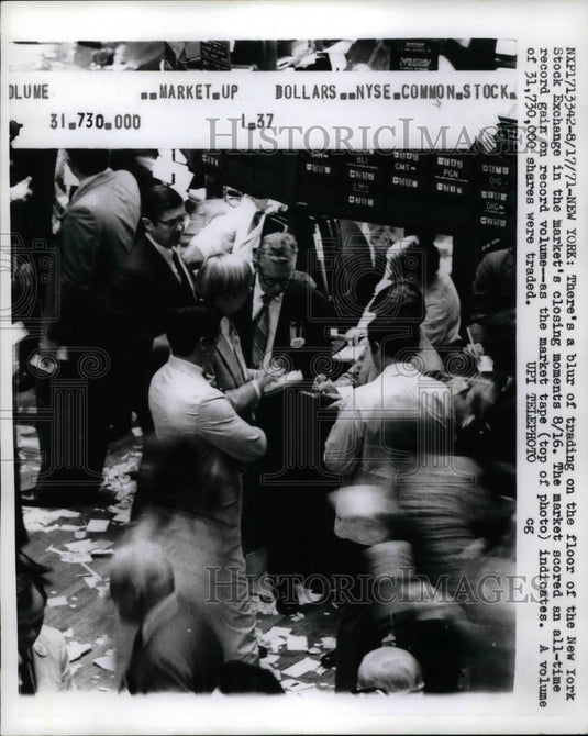 1971 The blur on the floor of the New York Stock Exchange. - Historic Images