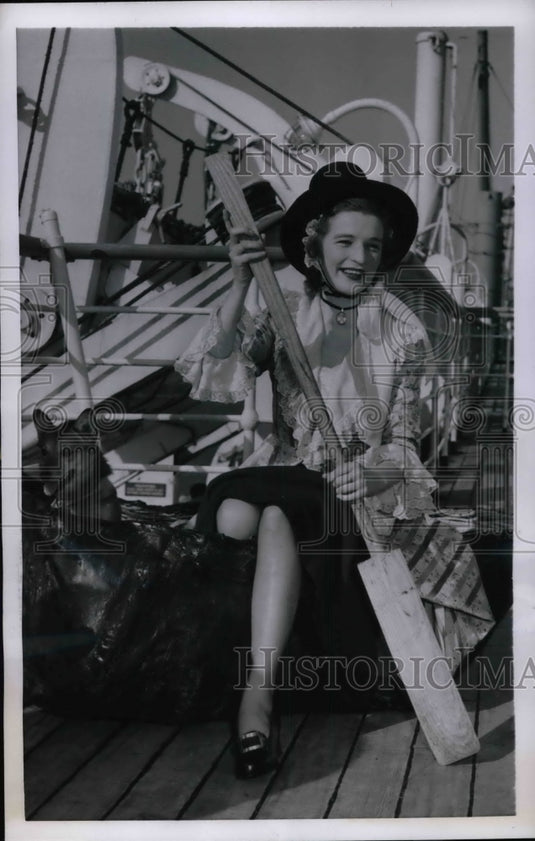 1955 Janet Jones, National Hostess of Wales  - Historic Images
