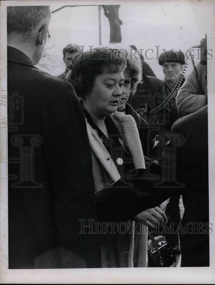 1968 Mrs Ferne Kasperck wife of heart transplant victim  - Historic Images