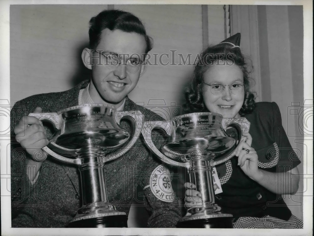 1942 Natl 4 - Historic Images