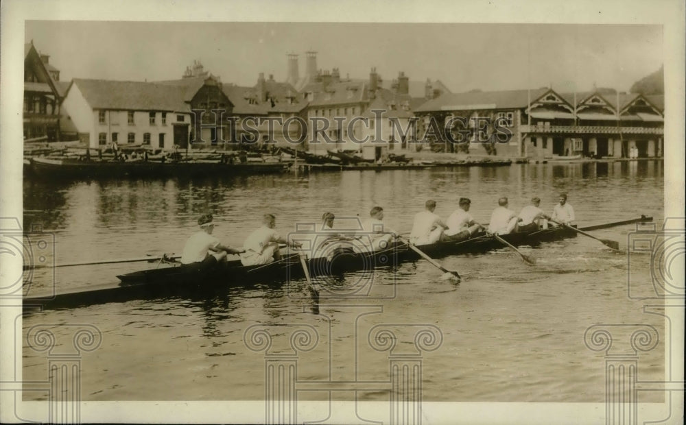 1918 US Army at Henley crew race on the Thames river  - Historic Images