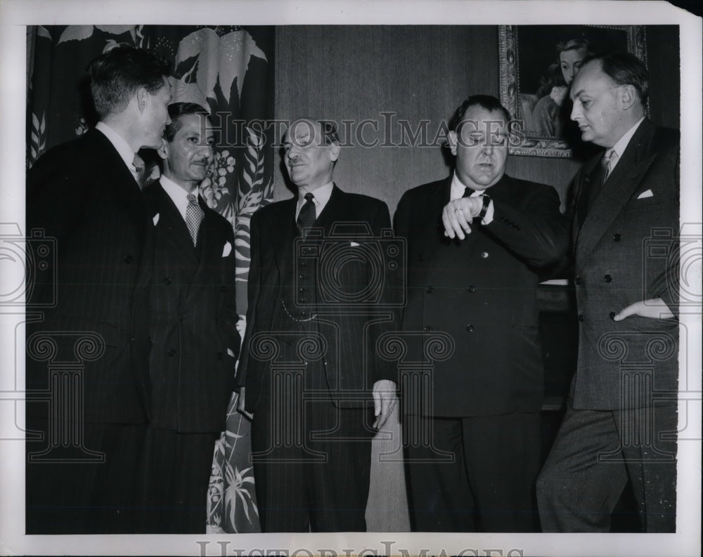 1960 British Minister Kenneth Younger, Assembly Pres. Nasrollah - Historic Images