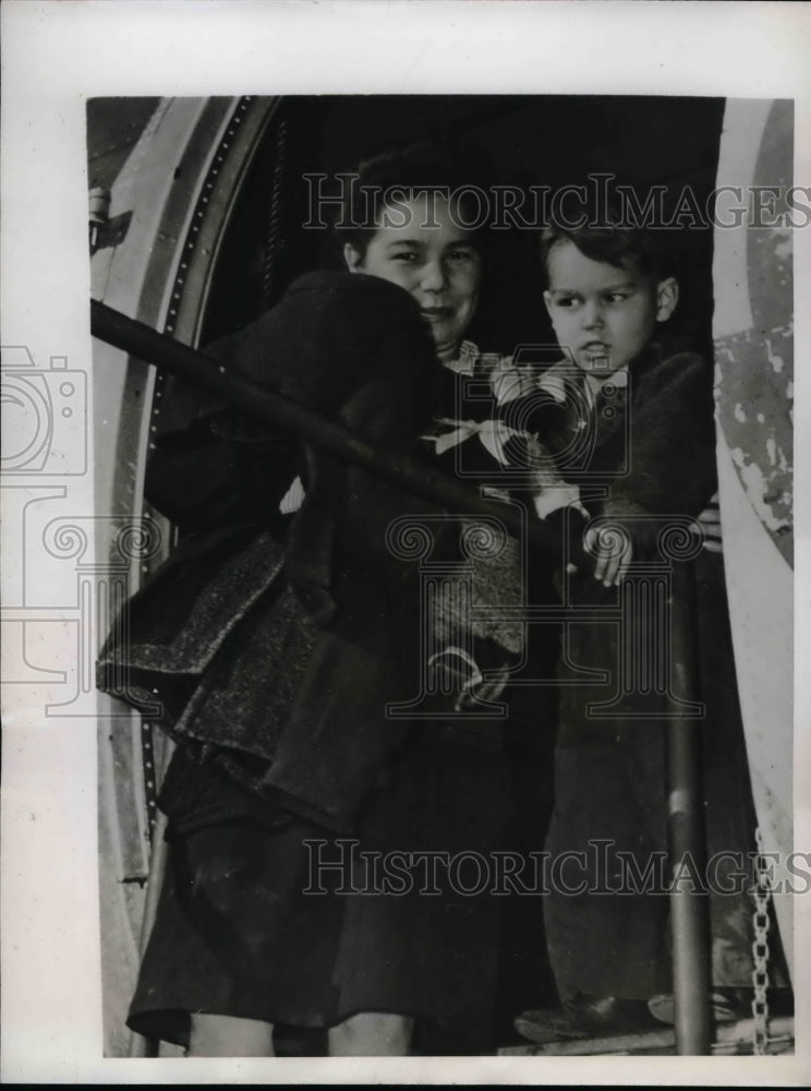 1946 Mrs. Loretta P. Rusher with Son Peter, Husband Cpl. A. Rusher - Historic Images