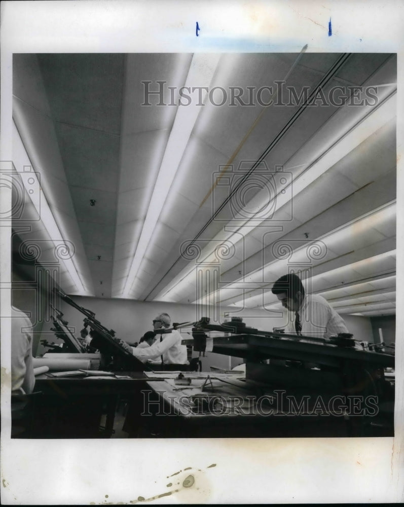 1969 Press Photo Fiberglass Ceiling absorb up to 50 percent of the Noise. - Historic Images