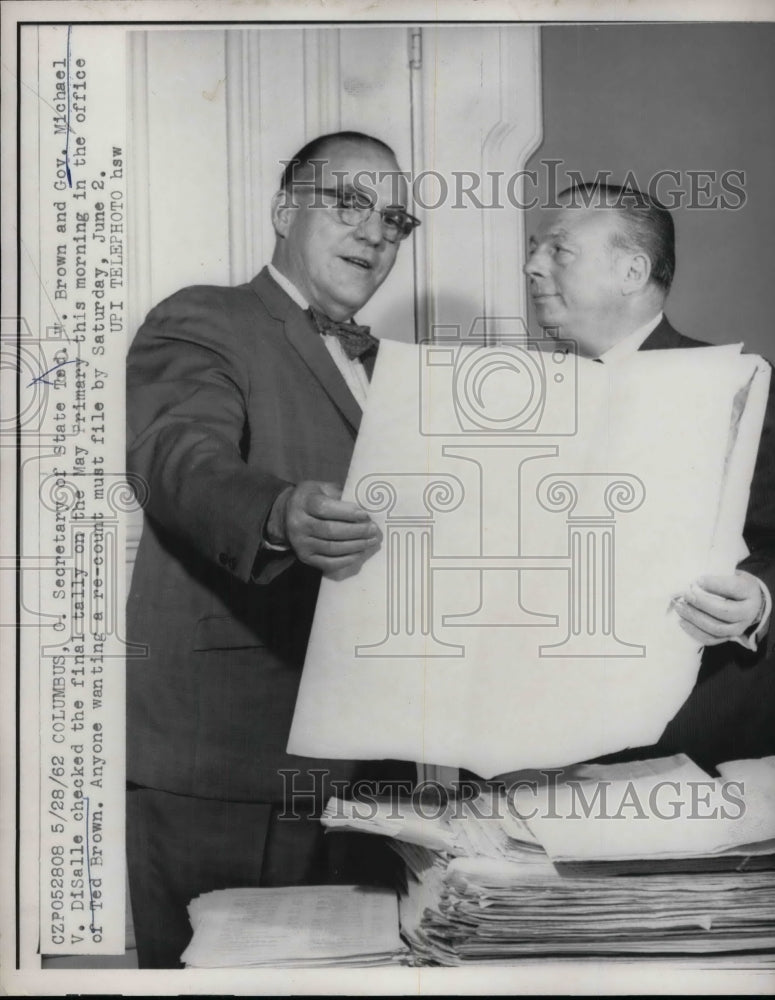 1962 Press Photo Sec of State Ted Brown &amp; Gov Michael DiSalle of Ohio - Historic Images