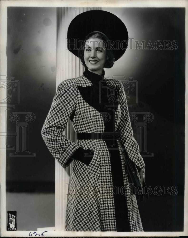 1941 Press Photo Recording Artist Elizabeth Beller. - Historic Images