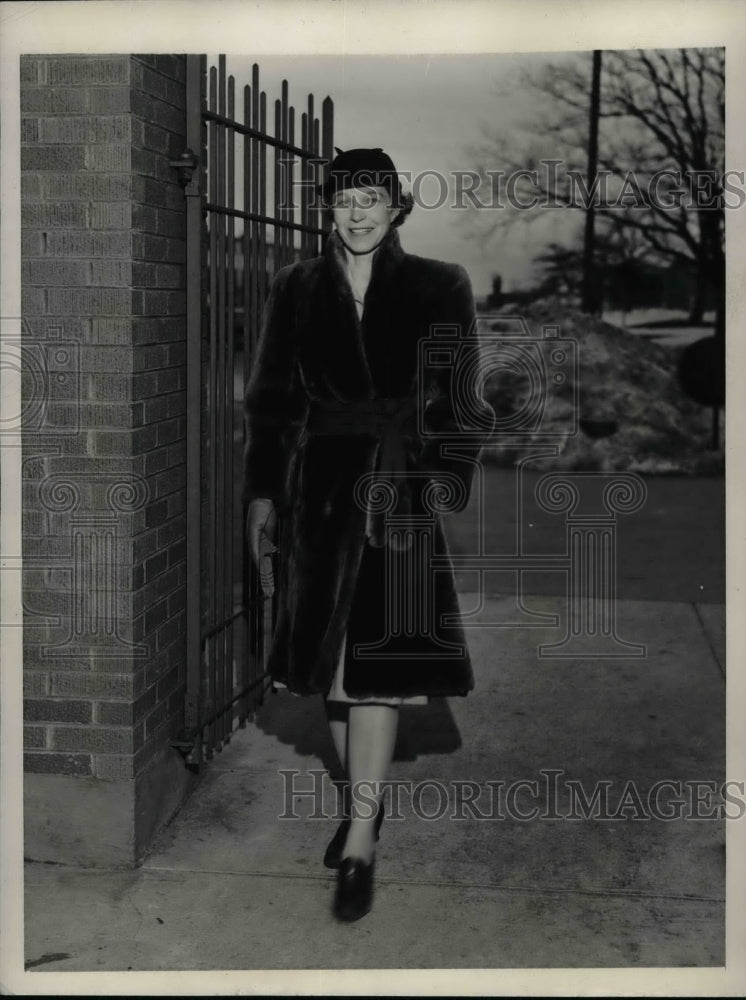 1943 Laura Wilbur Wife Of Brig Gen William Wilbur  - Historic Images