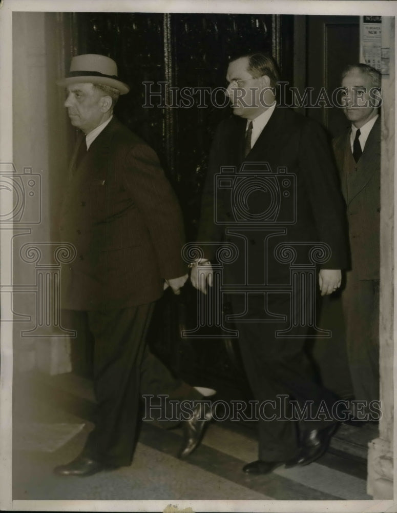 1939 Fritz Kuhn Sentenced 2.5 to 5 Years for Stealing $1,217 - Historic Images