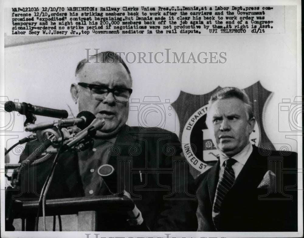 1970 Press Photo RR Clerks Union Pres, CL Dennis & Asst Labor Sec WJ Usery Jr - Historic Images