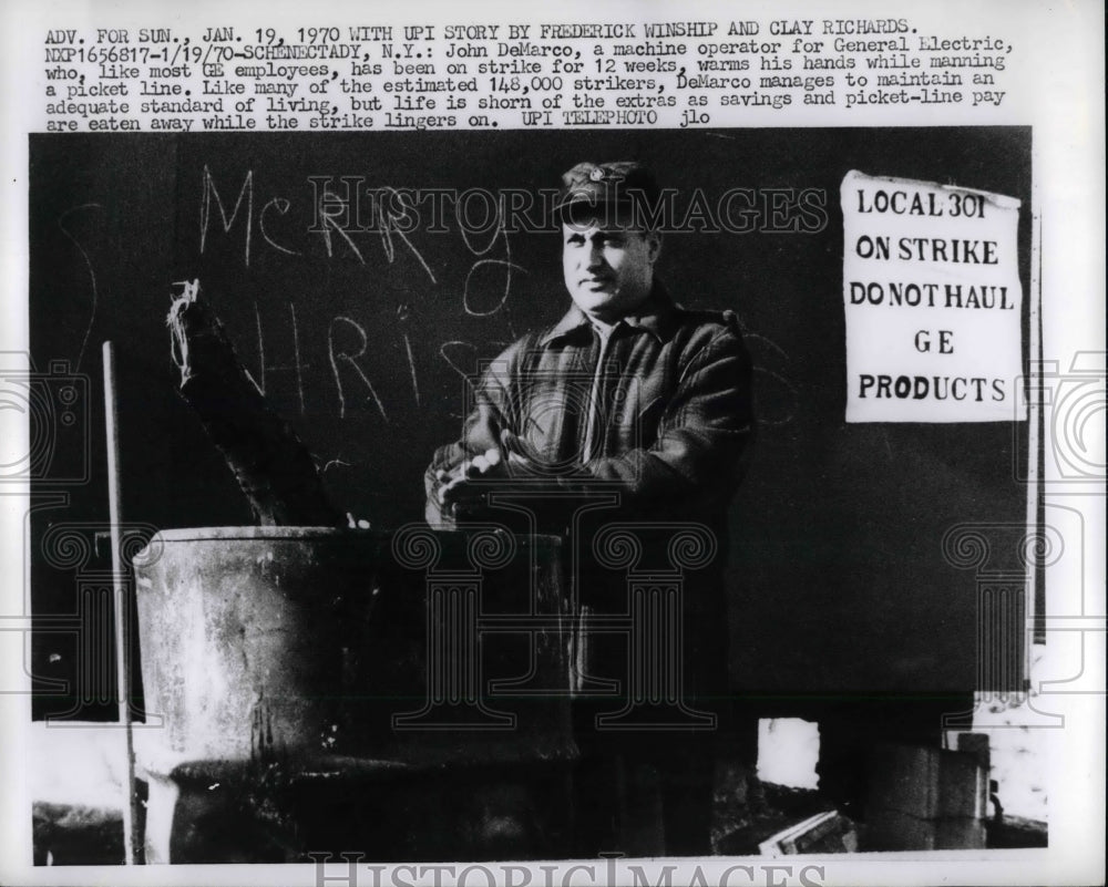 1970 Press Photo John DeMArco, machine operator at GE on strike - nea66806-Historic Images