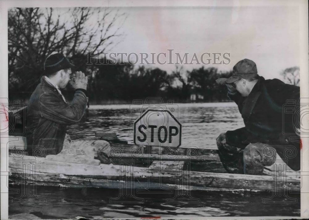 1962 Volunteers Assist Flood Victims  - Historic Images