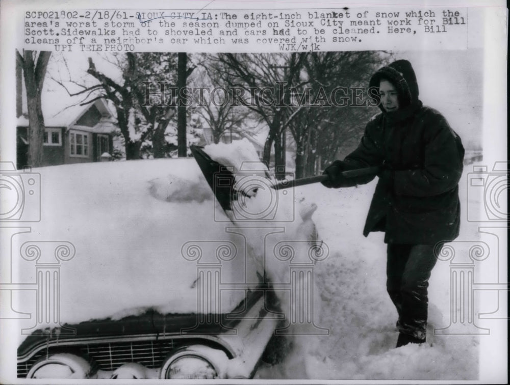 1961 Sioux City, Iowa snow removable after 8 inch fall  - Historic Images