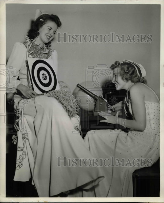 1941 Northwestern Students at New years Party  - Historic Images