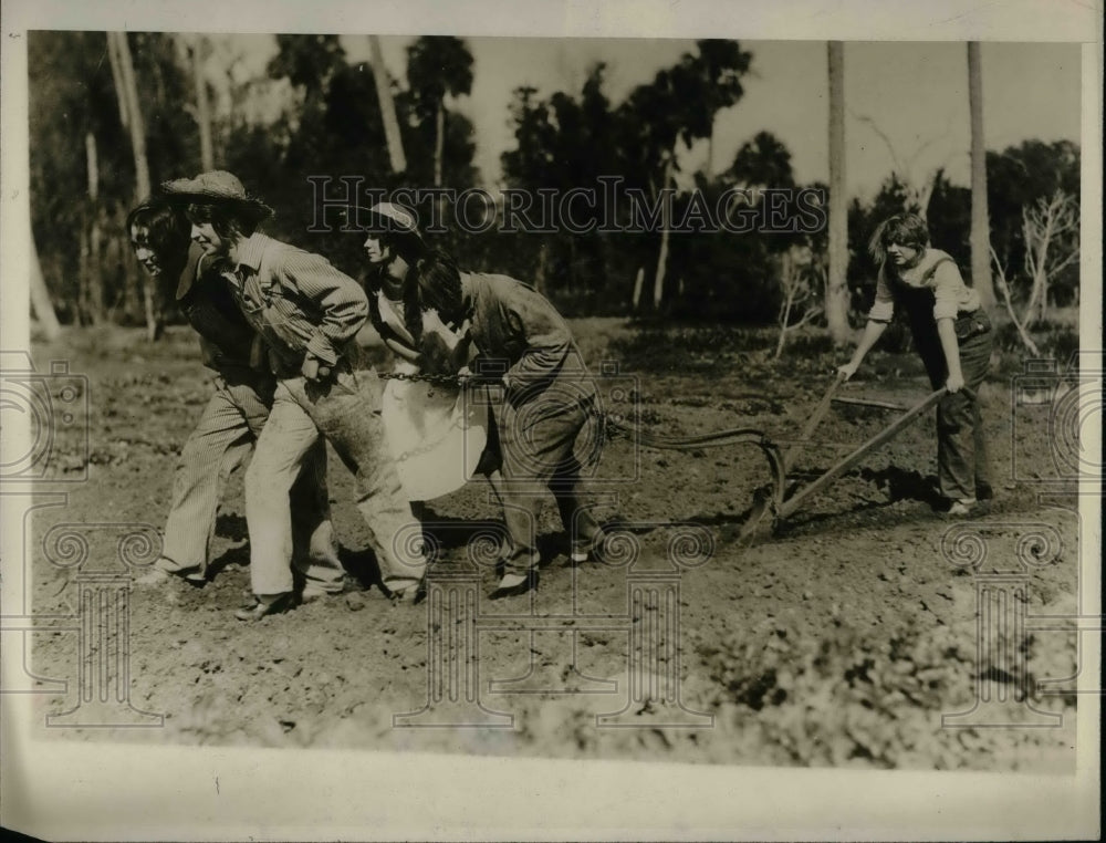 1929 High School Girls Growing Garden  - Historic Images