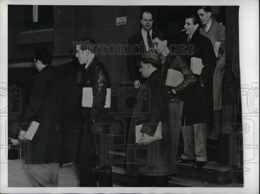 1945 Whitman's Candy workers go off to war jobs in Philadelphia - Historic Images