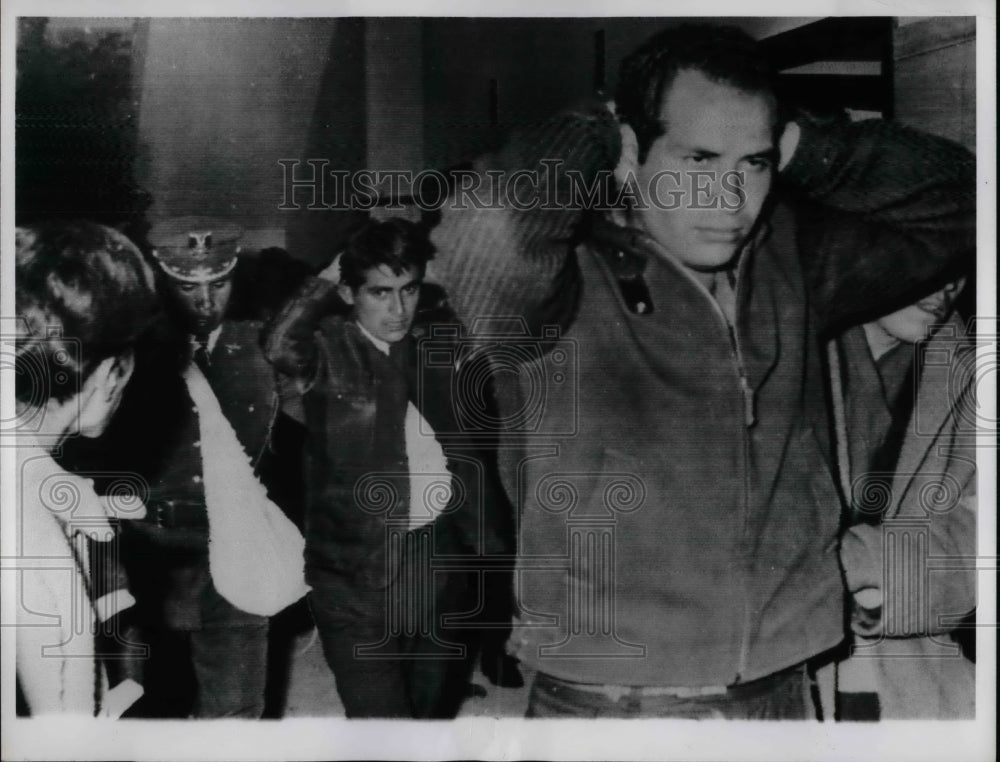 1964 Press Photo Police In La Paz Bolivia Take Students To Jail For Rioting - Historic Images