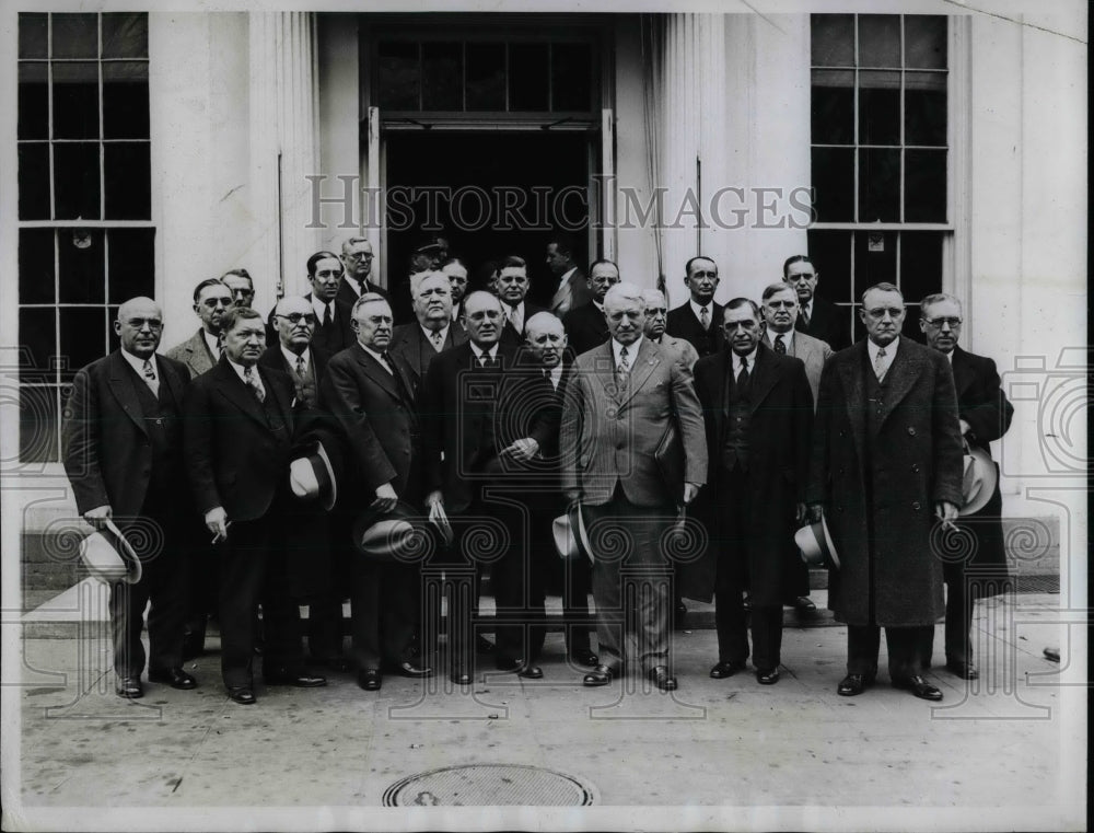 1934 Group of Railroad Men conferred with Pres. Roosevelt. - Historic Images