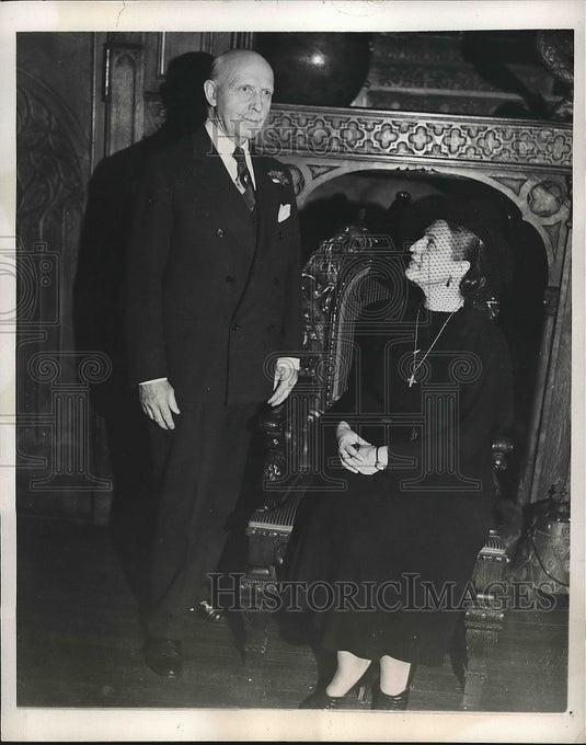 1938 Mrs W. Kaufmann & Mrs Minton Post Collins to arrange a ball - Historic Images
