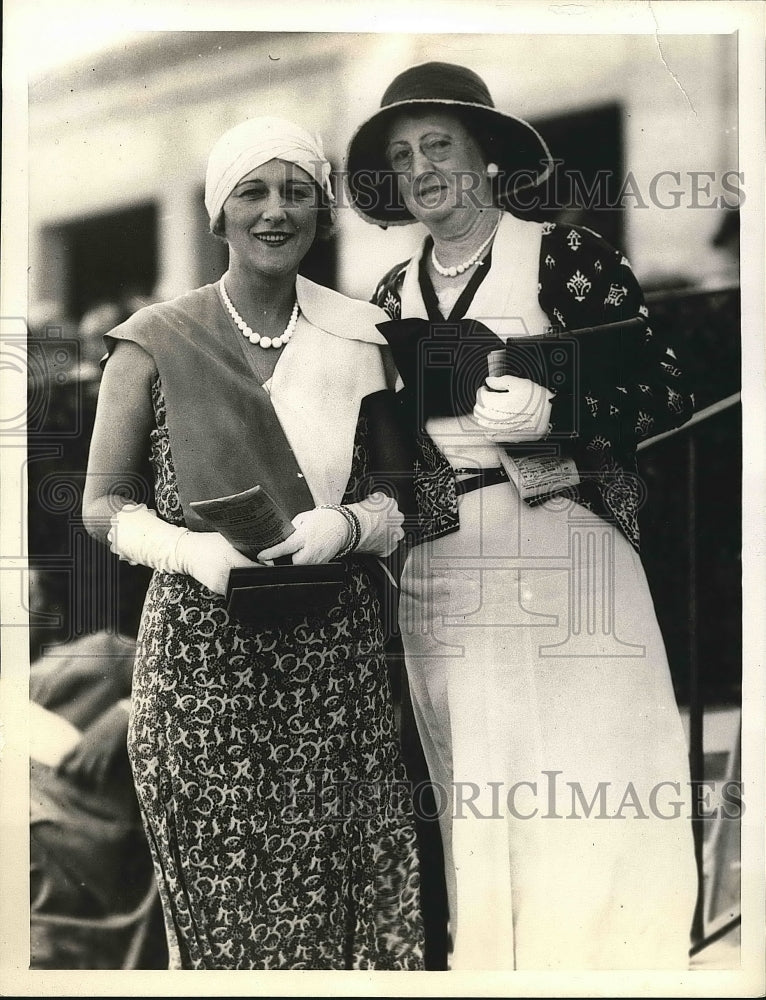 1933 Press Photo Mrs WH Karrick &amp; Mrs Georgia Karrick in Miami. Fla. - nea67938 - Historic Images