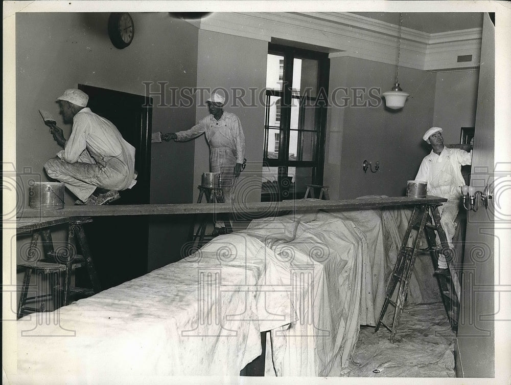 1938 Workers painting Senator Ryan Duffy&#39;s office in D.C. - Historic Images