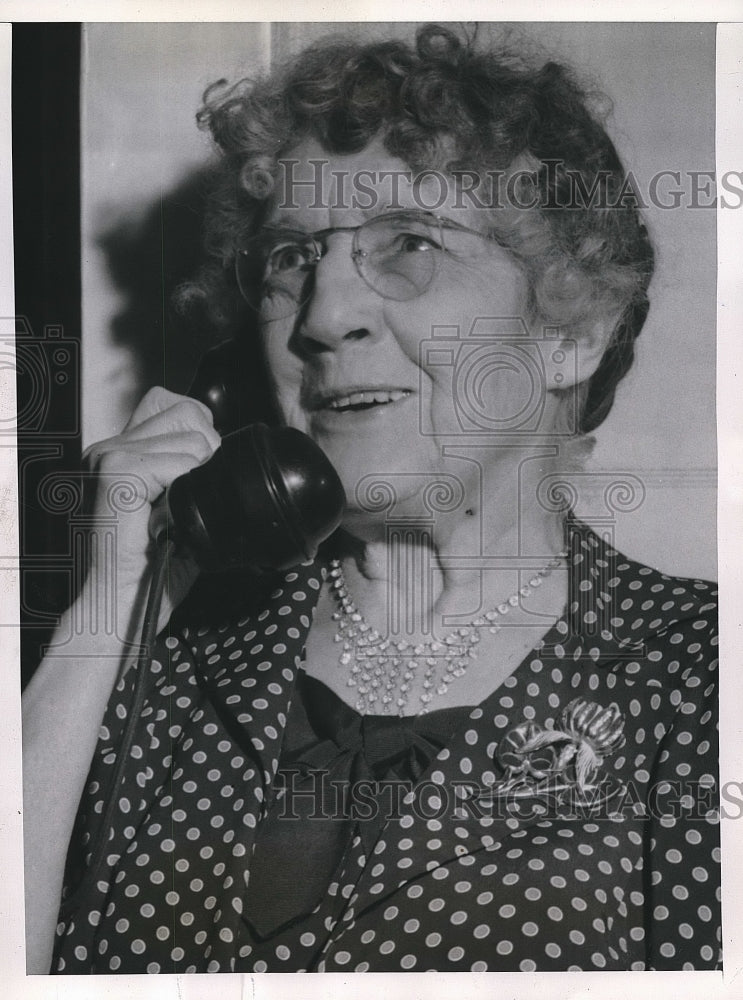 1945 Press Photo Matilda Brown Retired School Teacher Taught President Truman-Historic Images