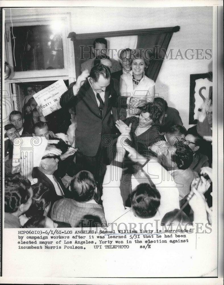 1961 Press Photo Samuel Yorty Surrounded By Campaign Workers After Election Win - Historic Images